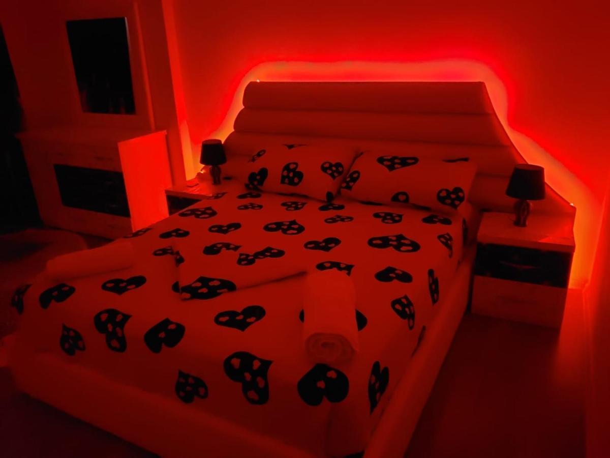 Cosy 2br Near Airport - Self Check-in 24hr Apartment *
